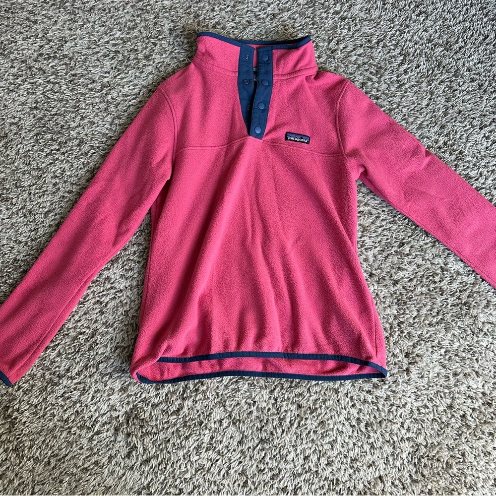 Small Patagonia snap-up pull over